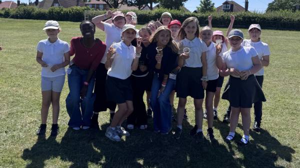 Canadian player visit for local school ahead of Beach Pro Tour Futures event in Bridlington