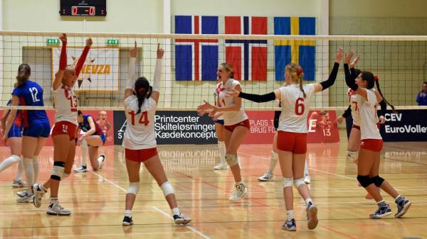 Great experience for England teams at U17 and U19 NEVZA Championships