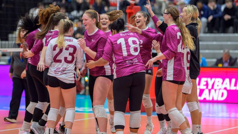 Opening Weekend day two review - Palatinates emulate men with repeat reverse sweep