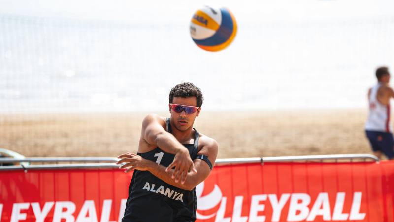 NEVZA Beach England day one round-up – defending men's champions through to quarters 